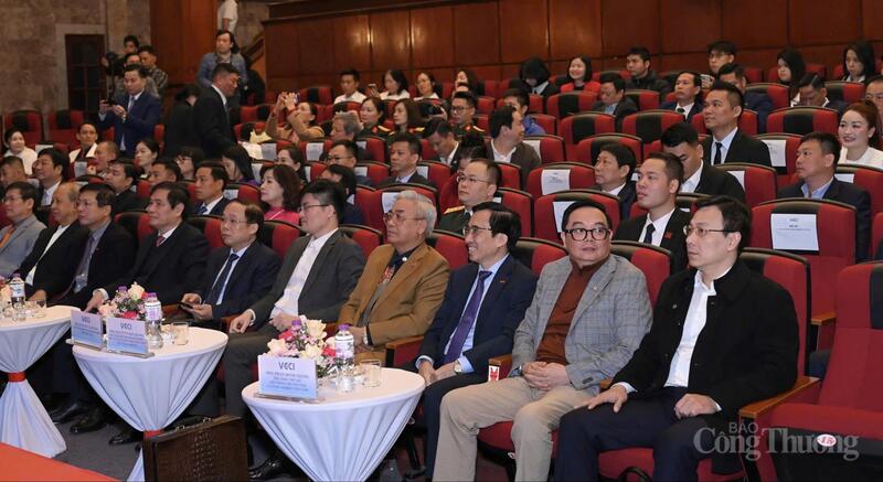 Đại biểu tham dự lễ công bố. Ảnh: BT