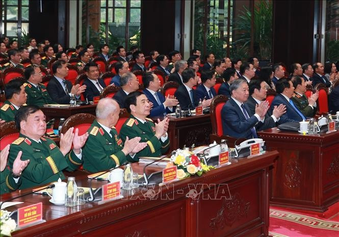 Tổng Bí thư Tô Lâm với các đại biểu. Ảnh: Trọng Đức/TTXVN