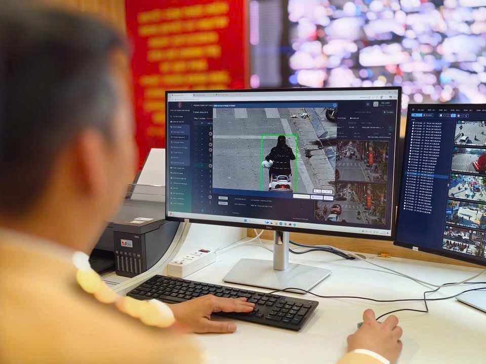 Hệ thống camera AI giám sát phương tiện giao thông trên địa bàn Hà Nội.