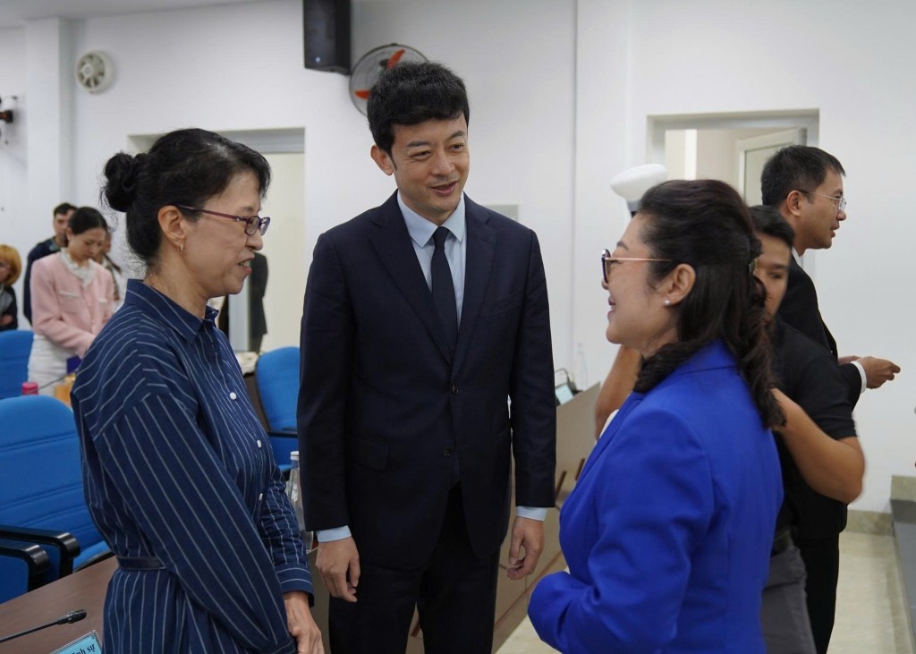 Các doanh nghiệp Đà Nẵng và Trung Quốc chia sẻ thông tin, xu hướng công nghệ, tìm kiếm cơ hội hợp tác đầu tư, thương mại Các doanh nghiệp Đà Nẵng và Trung Quốc chia sẻ thông tin, xu hướng công nghệ, tìm kiếm cơ hội hợp tác đầu tư, thương mại