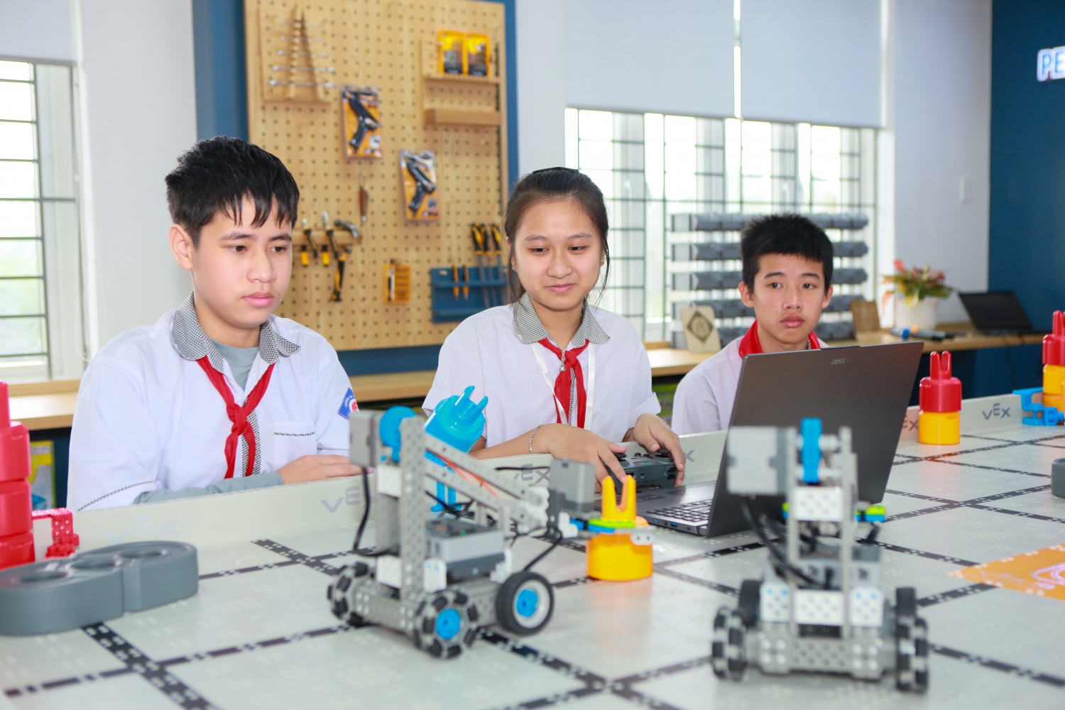 Đưa giáo dục STEM đến gần hơn với học sinh “Vùng đất lửa” Quảng Trị