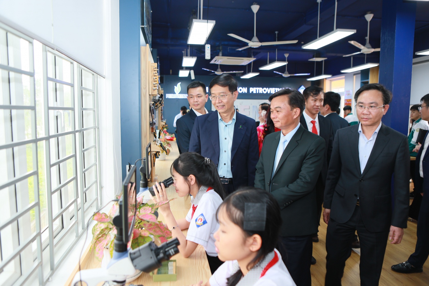 Đưa giáo dục STEM đến gần hơn với học sinh “Vùng đất lửa” Quảng Trị