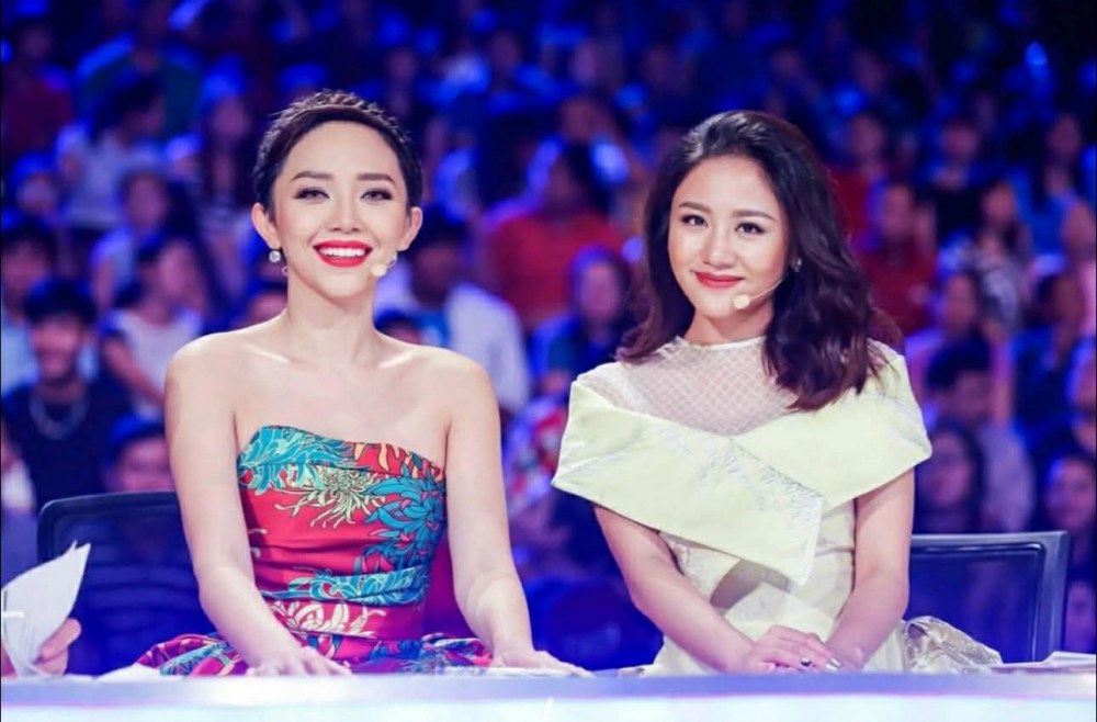 Ca sĩ Tóc Tiên và Văn Mai Hương 10 năm trước. Ảnh: NVCC.