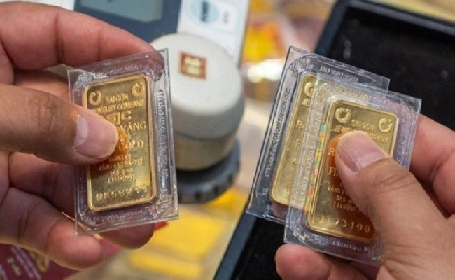 Giá vàng hôm nay 21/1 tiếp tục tăng 1,1 triệu đồng, vượt mốc 166 triệu đồng/lượng