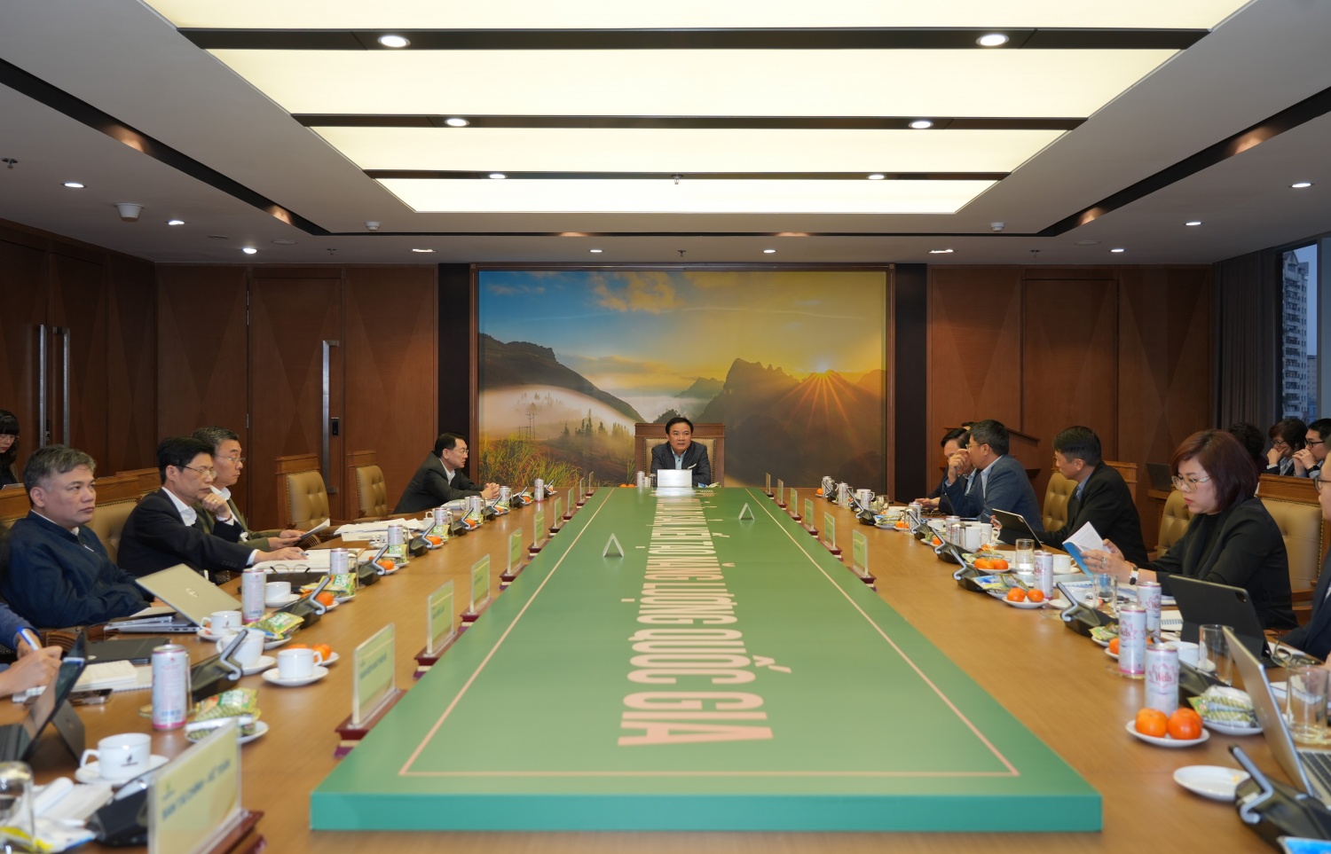 Chủ tịch HĐTV Petrovietnam Lê Ngọc Sơn chủ trì Hội thảo trao đổi về Petrovietnam đẩy mạnh áp dụng tiêu chuẩn OECD vào quản trị doanh nghiệp