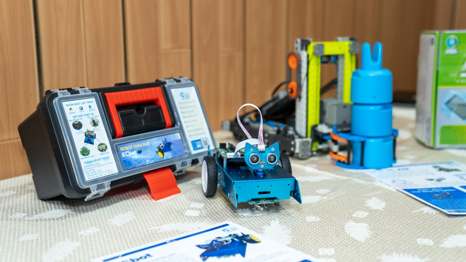 Nâng cao kiến thức, kỹ năng triển khai giáo dục STEM cho giáo viên khu vực Đông Nam Bộ và ĐBSCL