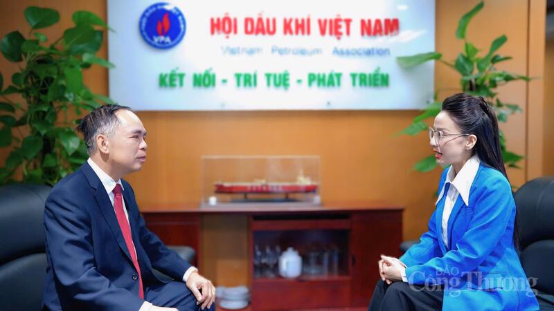 TS. Nguyễn Quốc Thập trao đổi với phóng viên Báo Công Thương - Ảnh: Thái Mạnh