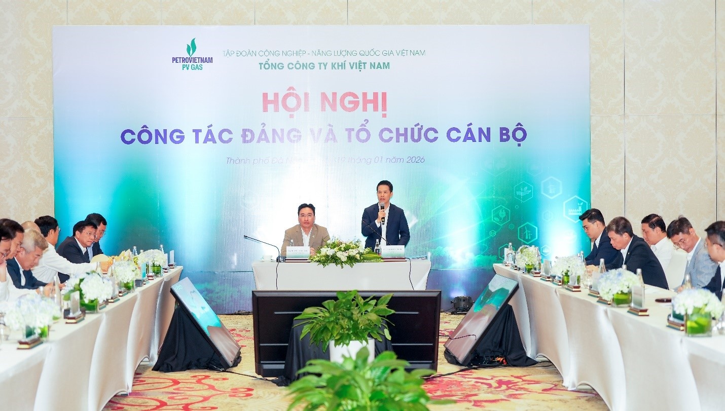 Phó Bí thư Đảng ủy, Tổng Giám đốc PV GAS Phạm Văn Phong phát biểu tại Hội nghị Phó Bí thư Đảng ủy, Tổng Giám đốc PV GAS Phạm Văn Phong phát biểu tại Hội nghị