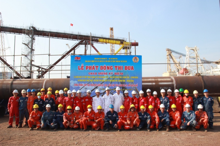 Vietsovpetro: Công đoàn Xí nghiệp Xây lắp phát động thi đua hoàn thành công trình BK26