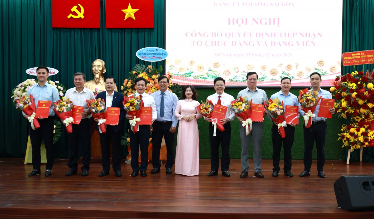 Đảng ủy EVNSPC dự lễ công bố và trao các quyết định về công tác tổ chức Đảng và đảng viên