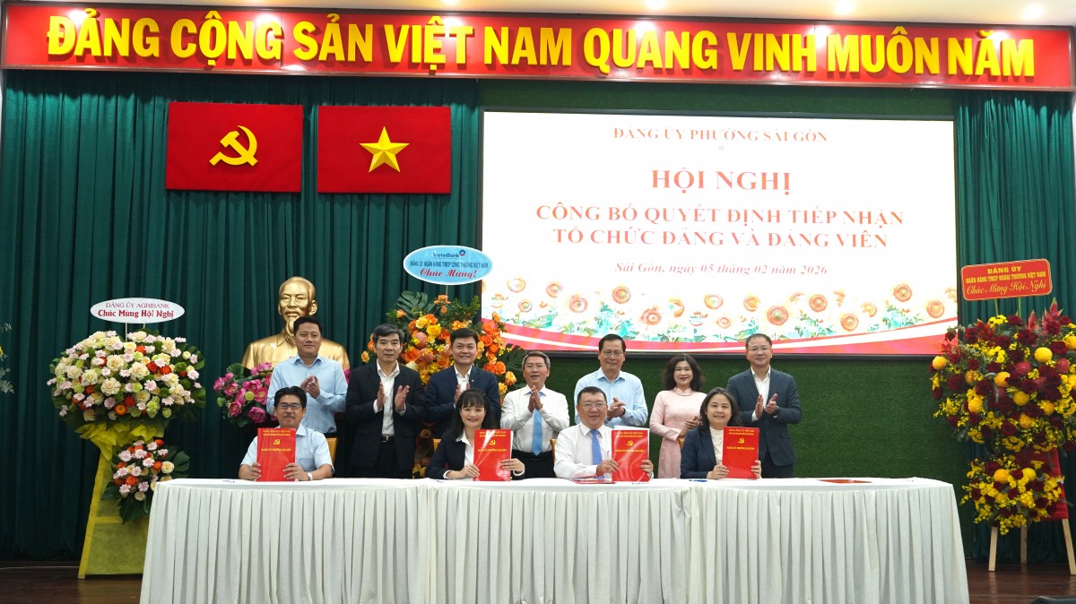 Đảng ủy EVNSPC dự lễ công bố và trao các quyết định về công tác tổ chức Đảng và đảng viên