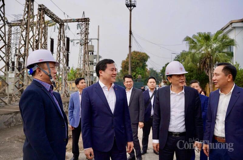 Thứ trưởng Nguyễn Sinh Nhật Tân làm việc với Công ty Điện lực Phú Thọ  - 4