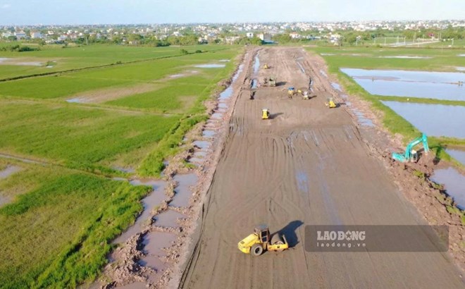 Công trường cao tốc Ninh Bình - Hải Phòng những ngày cận Tết