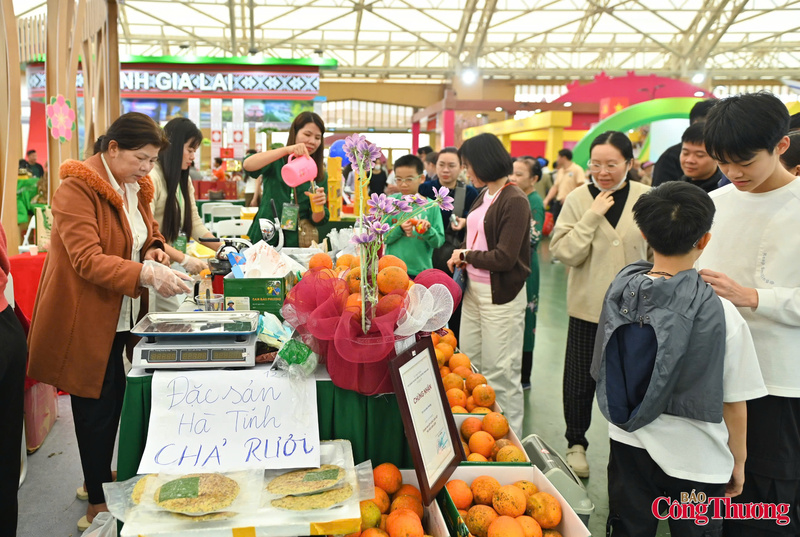 Thành công của Hội chợ Mùa Xuân 2026 có sự đóng góp của nhiều cơ quan thông tấn, báo chí, mạng xã hội. Trong đó, Báo Công Thương là đơn vị đưa tin chính của sự kiện. Ảnh: Nam Nguyễn
