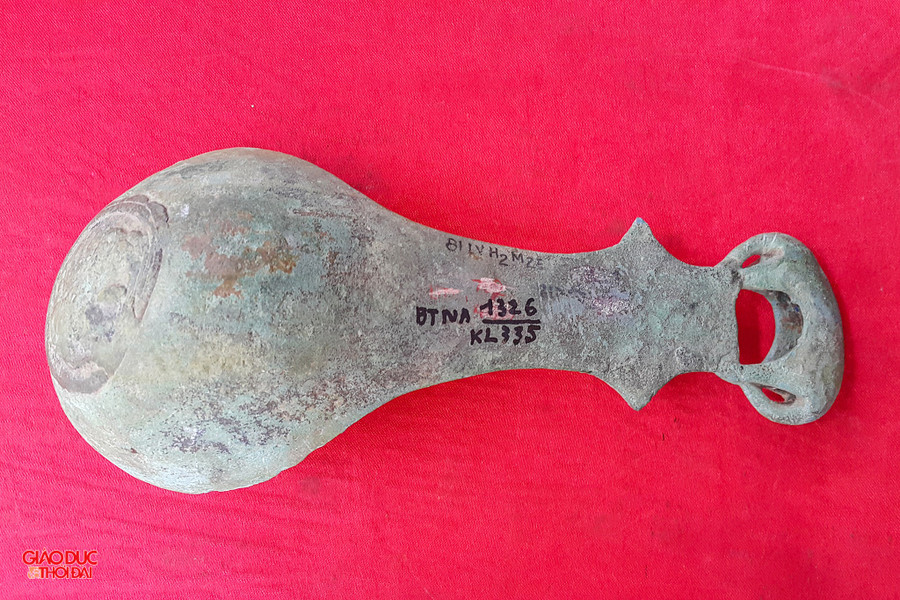 Bằng sự khéo léo, người thợ tạo ra khối tượng voi để tô điểm cho muôi, biến một đồ dùng sinh hoạt bình thường trong đời sống trở nên sinh động, có giá trị như một tác phẩm nghệ thuật độc đáo. bao-vat-quoc-gia-10.jpg