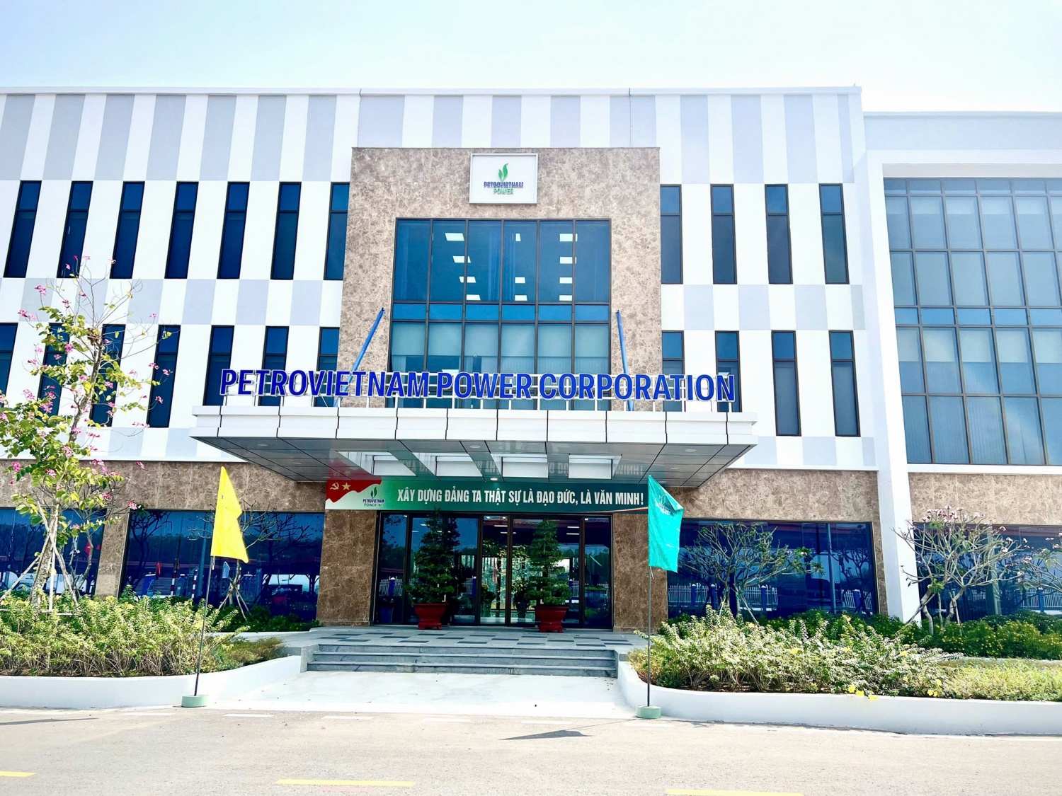 Không khí đón Tết ở Nhà máy Điện Nhơn Trạch 3 và 4