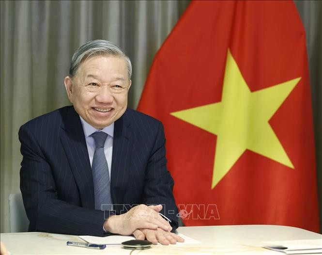 Tổng Bí thư Tô Lâm điện đàm với Thượng nghị sỹ Hoa Kỳ Steve Daines. Ảnh: Thống Nhất/TTXVN.