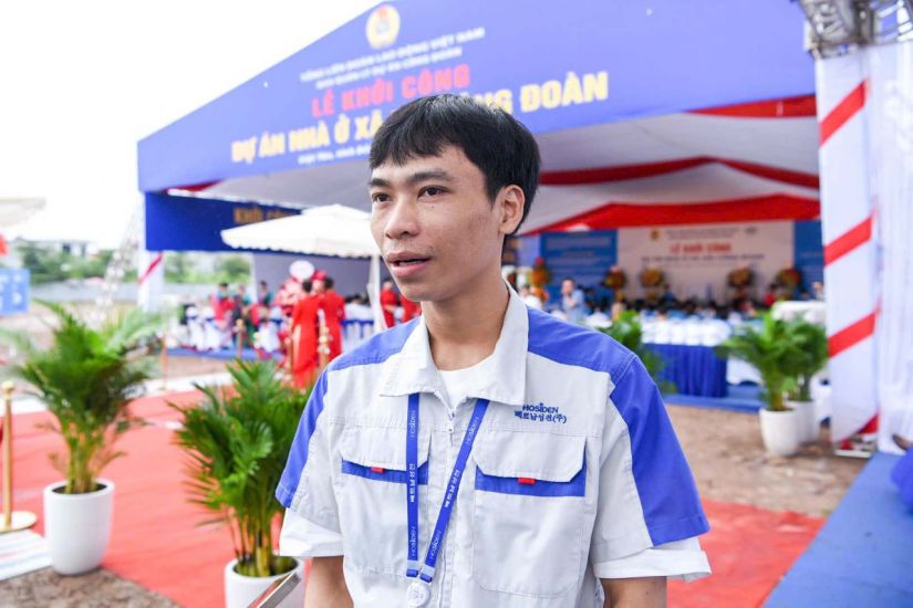 Công nhân Lường Văn Khu dự lễ khởi công dự án nhà ở xã hội Công đoàn tại Bắc Ninh. Ảnh: TRẦN TUẤN