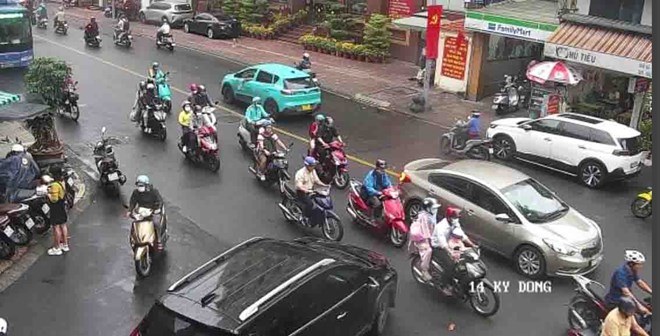 Mưa dông trái mùa diễn ra ở TPHCM, có nơi mưa trên 50 mm