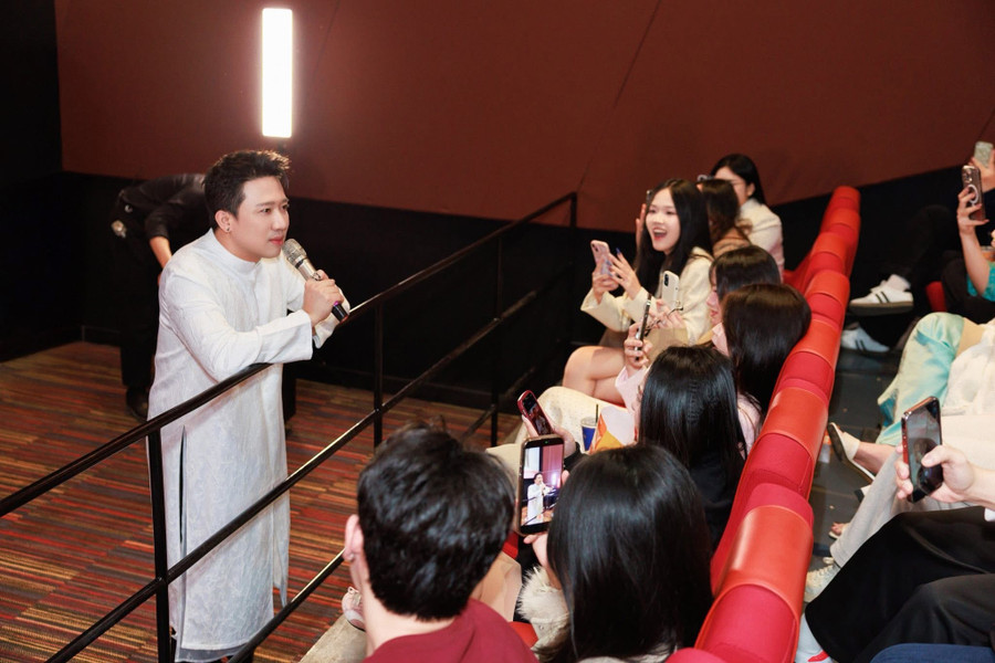 Trấn Thành giao lưu cùng khán giả. c82aae0c-636b-4947-b093-dba26a7352ee.jpg