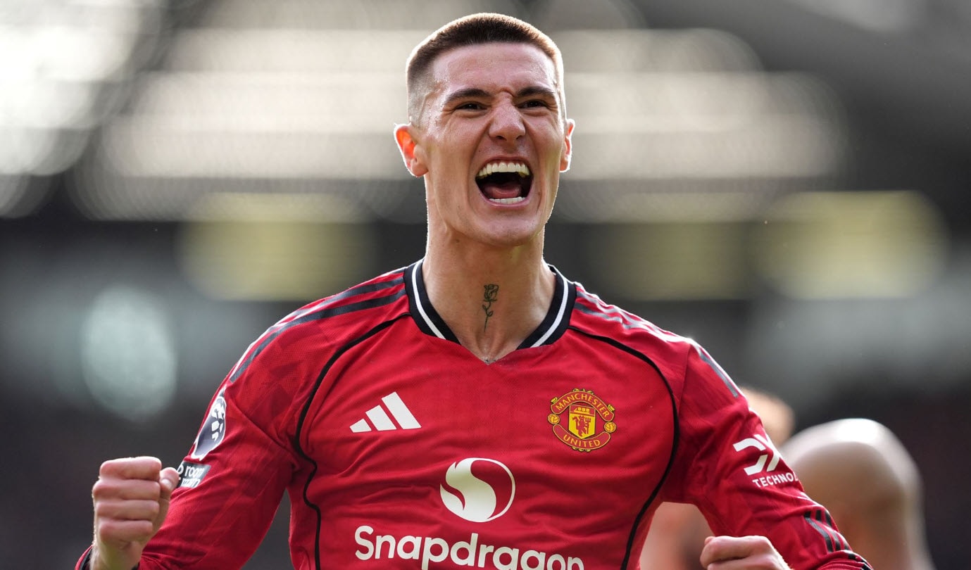 Sesko tiếp tục ghi bàn giúp MU leo lên vị trí thứ 3.