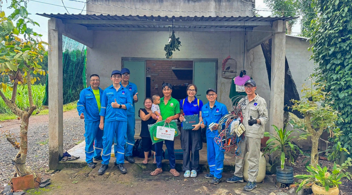 Tuổi trẻ Nhà máy đạm Phú Mỹ: Xung kích từ dây chuyền sản xuất đến những mái nhà dân