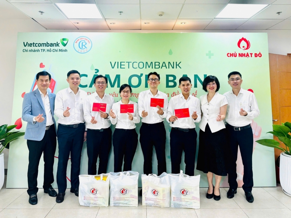 Vietcombank TP. Hồ Chí Minh hưởng ứng Chủ Nhật Đỏ hiến tặng 222 đơn vị máu