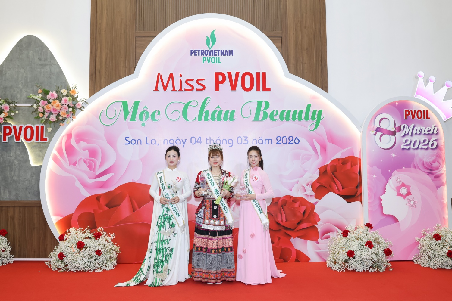 Các thí sinh cuộc thi “Miss PVOIL 2026 – Mộc Châu Beauty” chia sẻ cảm xúc