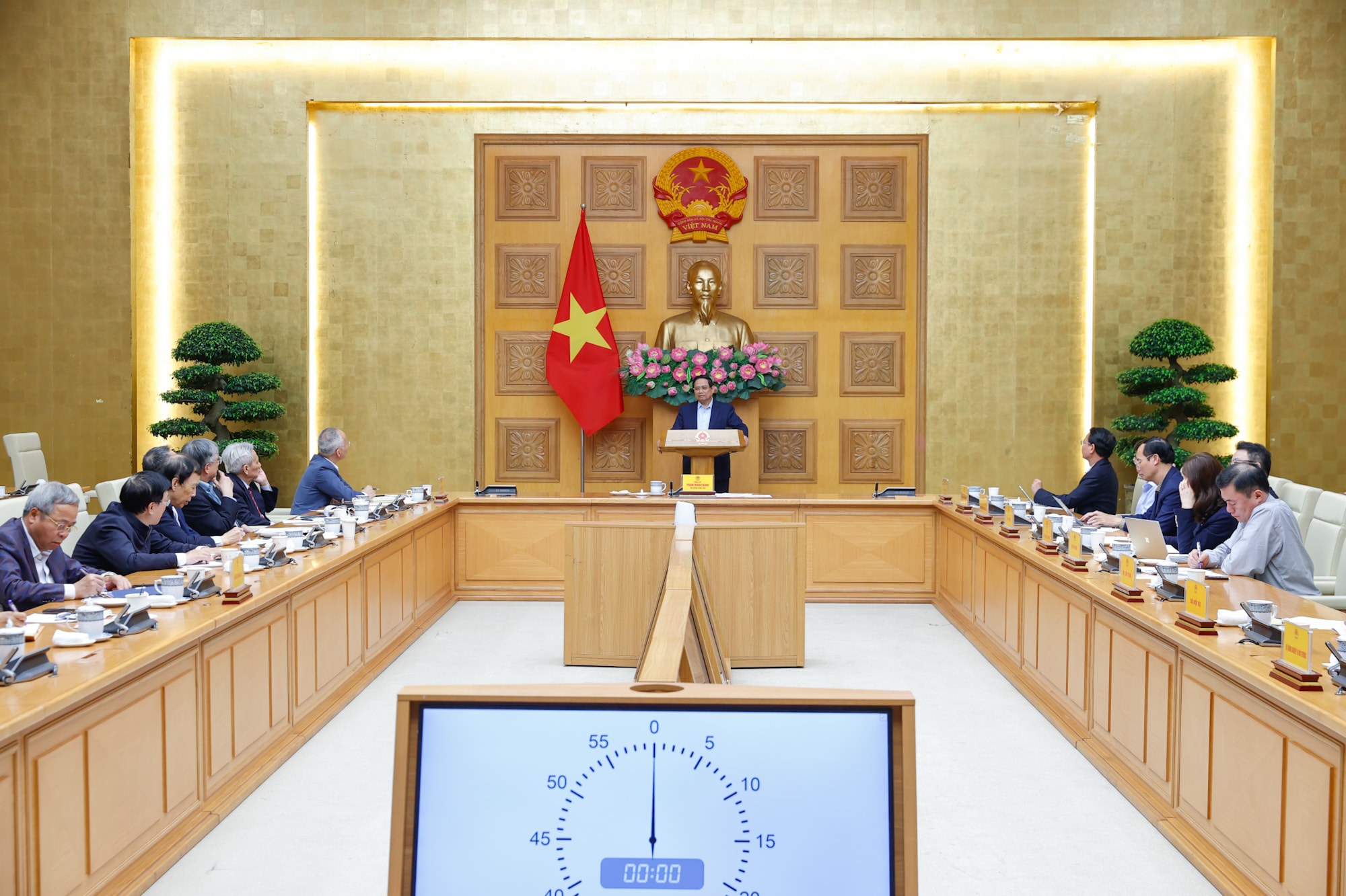 Thủ tướng: Đánh giá đúng bản chất các diễn biến trên thế giới để có tư duy, cách tiếp cận phù hợp, phản ứng chính sách linh hoạt, kịp thời, hiệu quả- Ảnh 2.