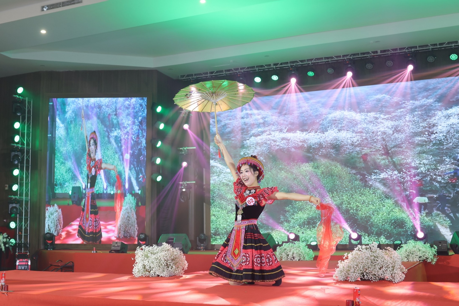 Chị Đoàn Thu Hà – PVOIL Phú Thọ biểu diễn phần thi năng khiếu