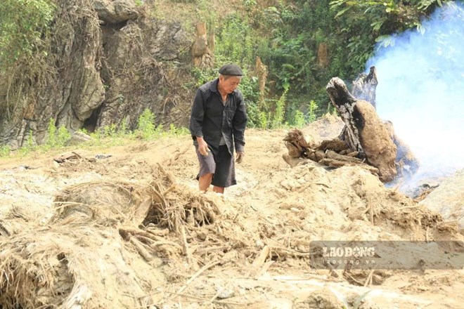 Người dân Làng Pèng mong muốn an cư nơi rốn lũ