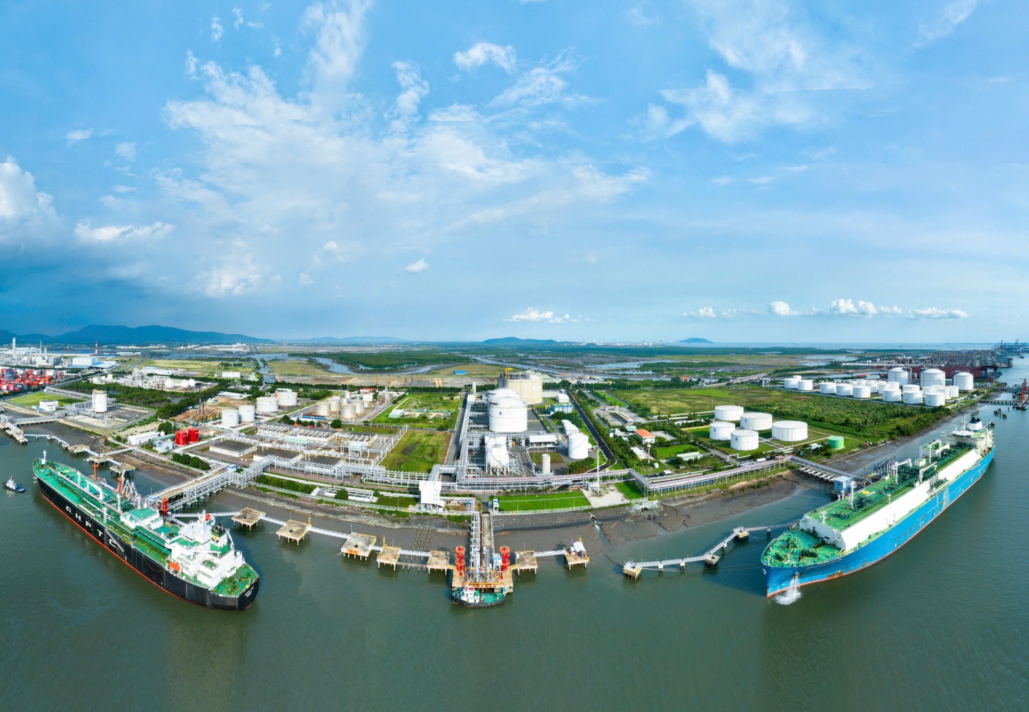 Xây dựng doanh nghiệp “sếu đầu đàn”: Bước đi chiến lược của nền kinh tế Xây dựng doanh nghiệp “sếu đầu đàn”: Bước đi chiến lược của nền kinh tế