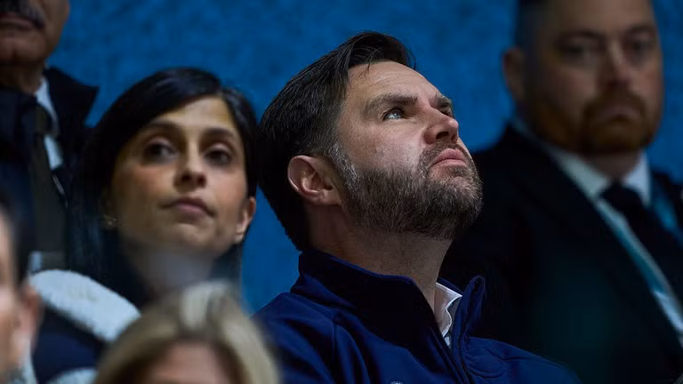 Phó Tổng thống Mỹ nêu quan điểm gây chú ý về UFO và người ngoài hành tinh