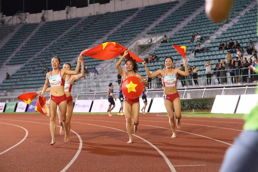 Điền kinh Việt Nam vô địch nội dung tiếp sức 4x400m nữ với thành tích 3 phút 22 giây 59. Ảnh: INT. doi-dien-kinh-tiep-suc-4x400m-nu-1.jpg
