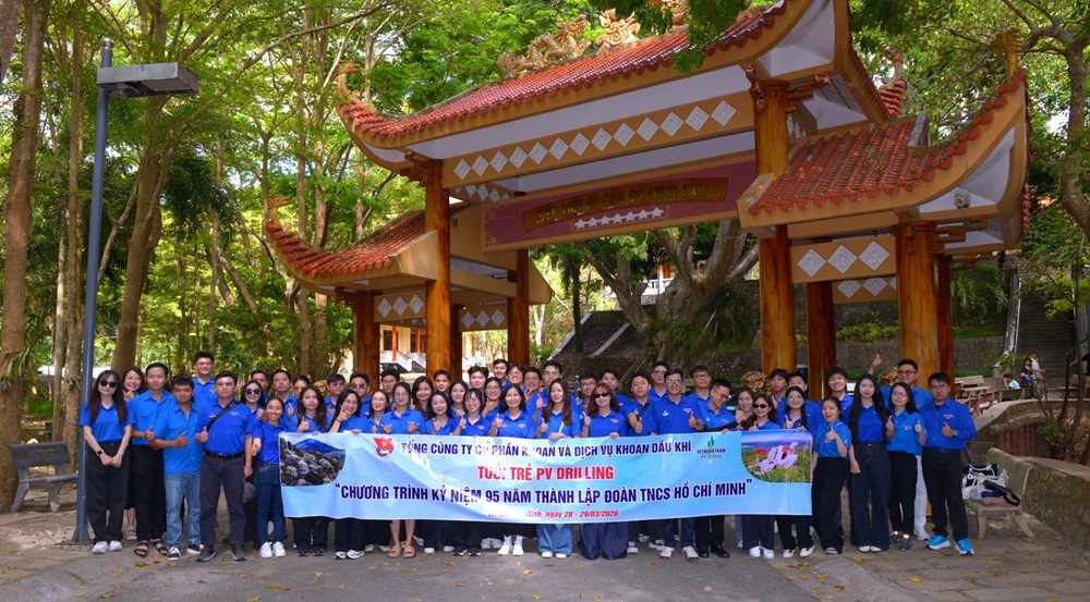 Đoàn viên thanh niên PV Drilling thực hiện chương trình về nguồn tại núi Minh Đạm