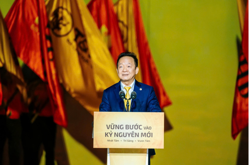 Chủ tịch Đỗ Quang Hiển chia sẻ sứ mệnh phụng sự sự hưng thịnh của đất nước tới cán bộ, nhân viên SHB và T&T Group.