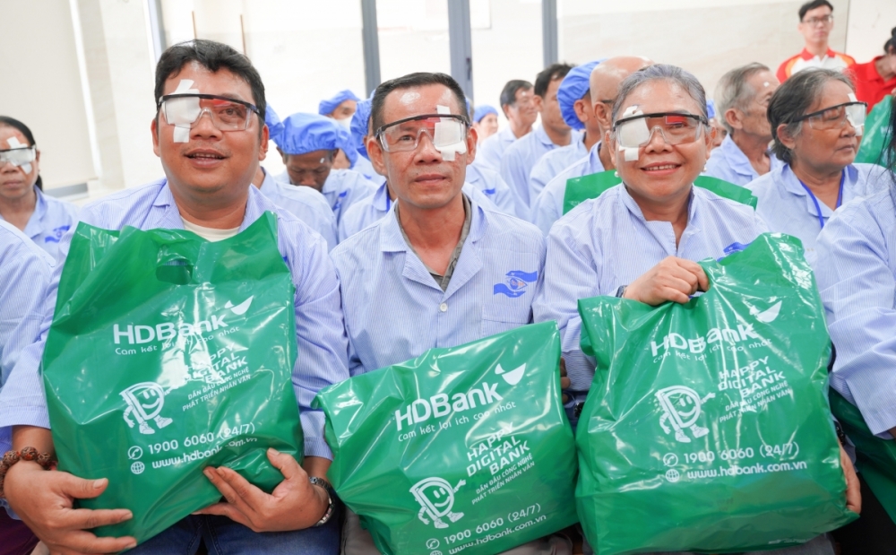 HDBank cùng hành trình 20 năm mang ánh sáng đến bệnh nhân có hoàn cảnh khó khăn HDBank cùng hành trình 20 năm mang ánh sáng đến bệnh nhân có hoàn cảnh khó khăn