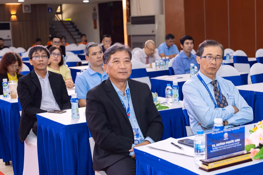 Hội thảo thu hút sự quan tâm của nhiều chuyên gia và đại diện các doanh nghiệp. img-0775.jpg