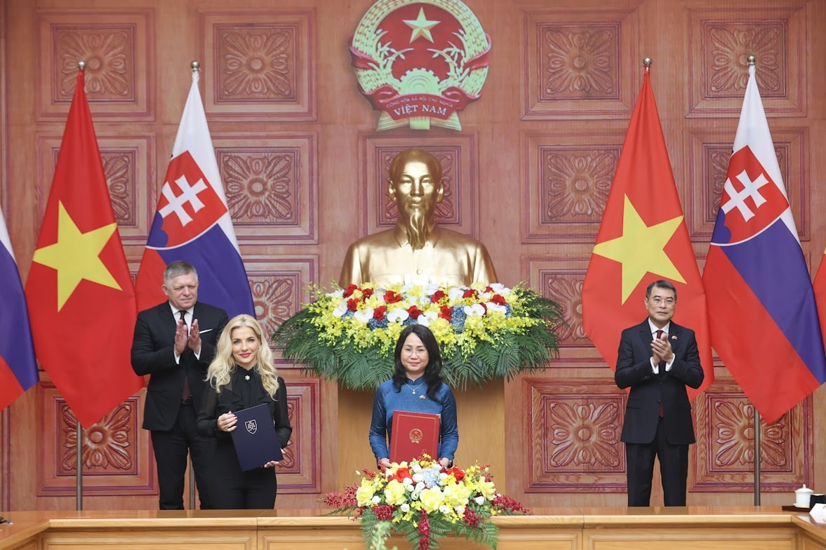 Việt Nam, Slovakia trao nhiều văn kiện hợp tác quan trọng- Ảnh 3.