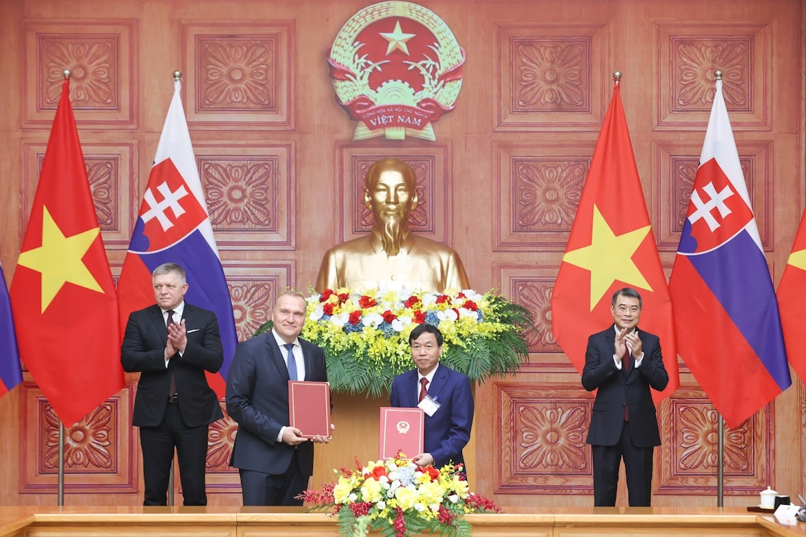 Việt Nam, Slovakia trao nhiều văn kiện hợp tác quan trọng- Ảnh 4.
