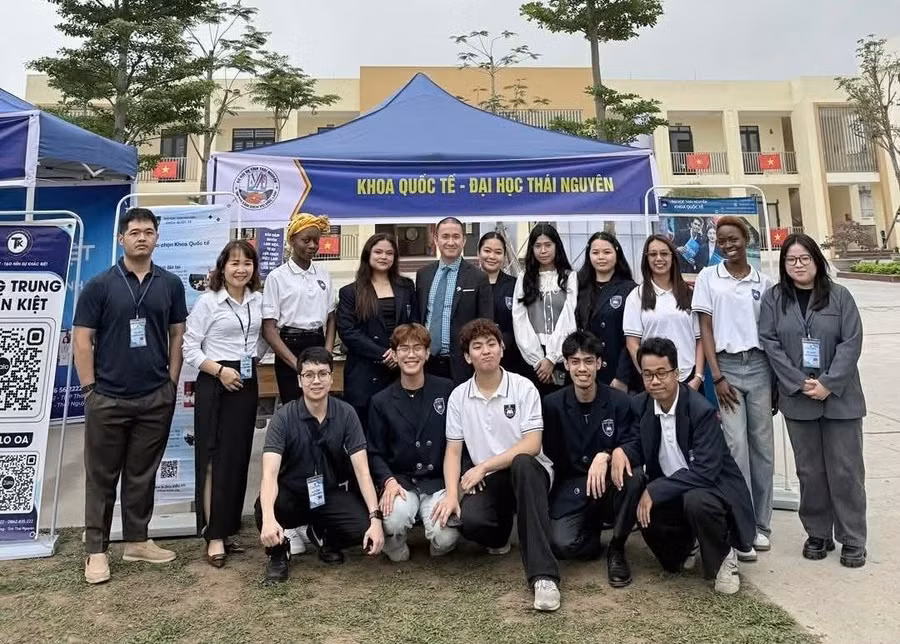 Khoa Quốc tế (Đại học Thái Nguyên) tư vấn tuyển sinh tại Trường THPT Lý Nam Đế, tỉnh Thái Nguyên. khoa-quoc-te.jpg