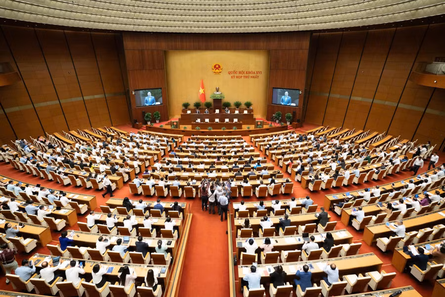 Toàn cảnh phiên họp sáng 20/4.