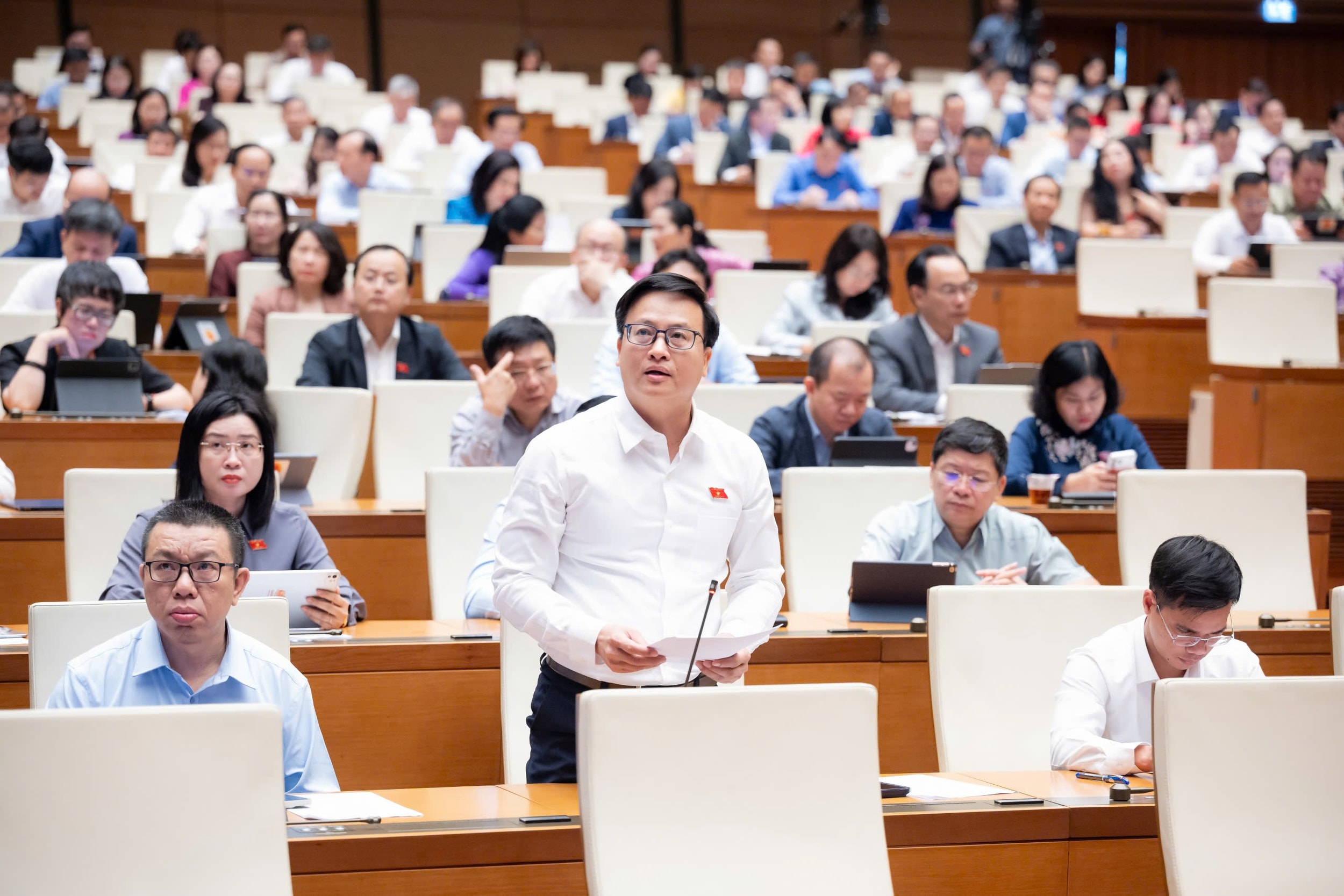 Đại biểu Quốc hội Phan Duy Anh (Đoàn ĐBQH TP Đà Nẵng) tham gia thảo luận.