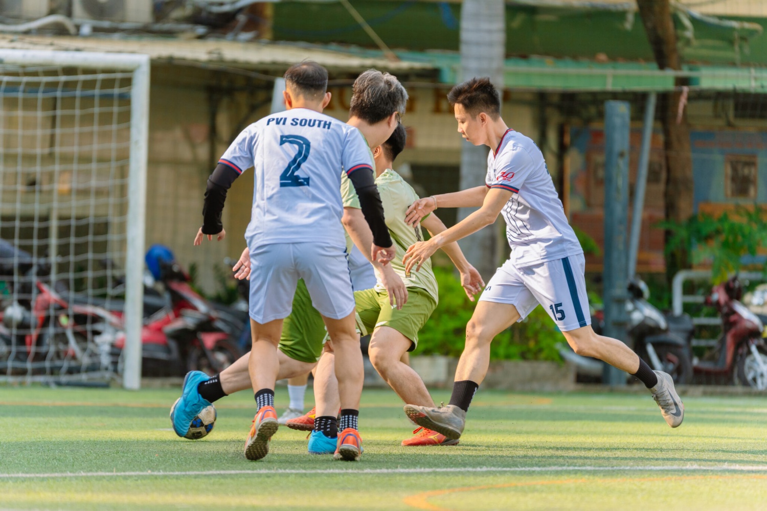 Sôi nổi Giải bóng đá giao hữu PVI mở rộng 2026