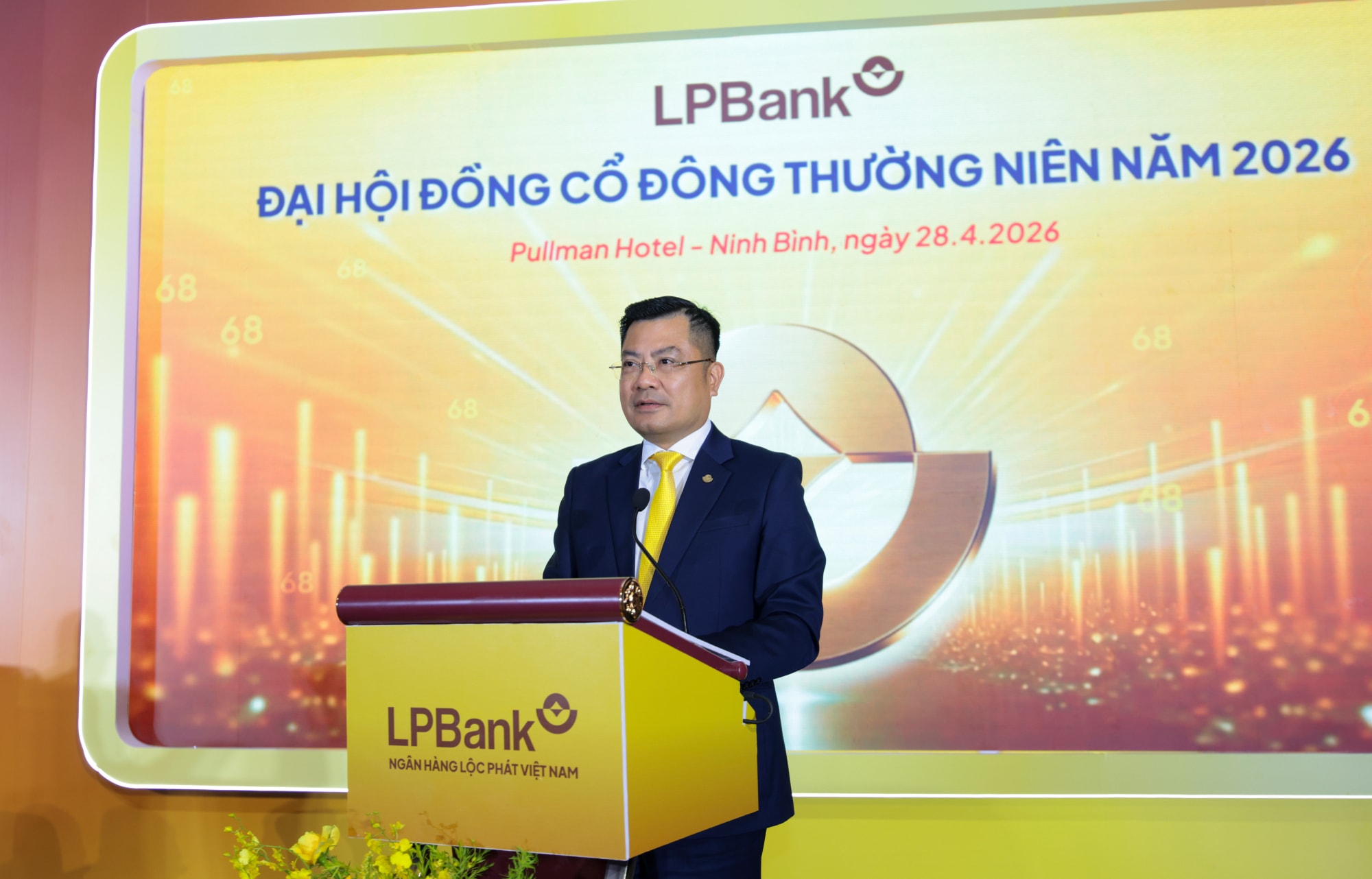 Anh ong Bui Thai Ha doc dien van khai mac