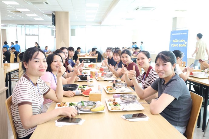 Bữa cơm công đoàn 63.000 đồng/suất tri ân người lao động