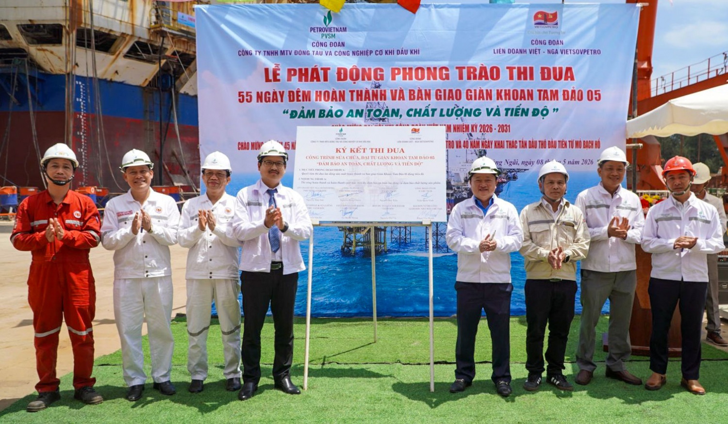 PVSM quyết tâm hoàn thành và bàn giao giàn khoan Tam Đảo 05 trong 55 ngày đêm PVSM quyết tâm hoàn thành và bàn giao giàn khoan Tam Đảo 05 trong 55 ngày đêm