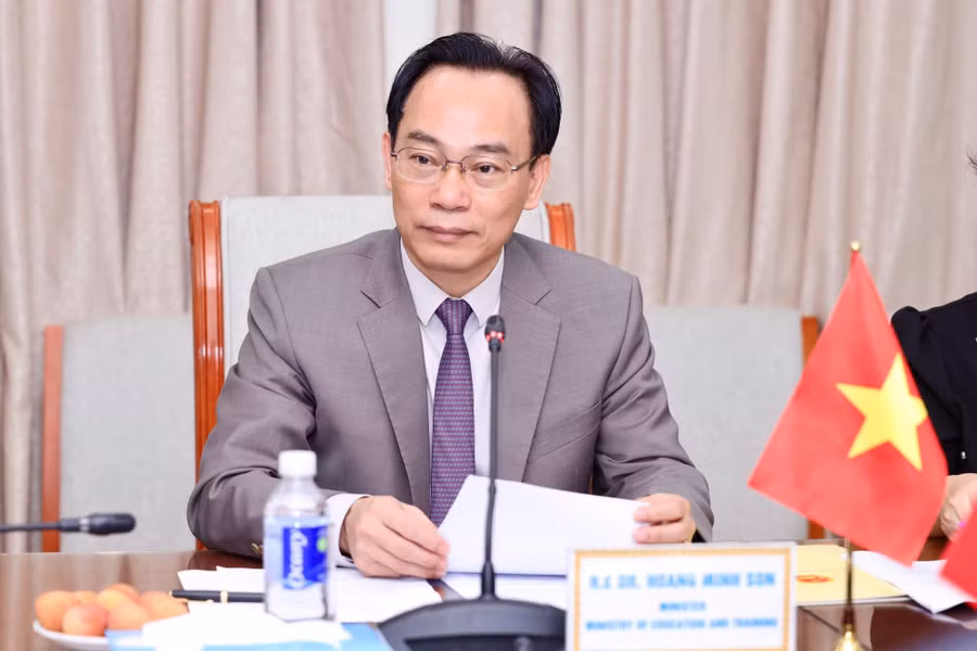 Bộ trưởng Hoàng Minh Sơn trao đổi tại buổi tiếp. dh-bac-kinh7.jpg