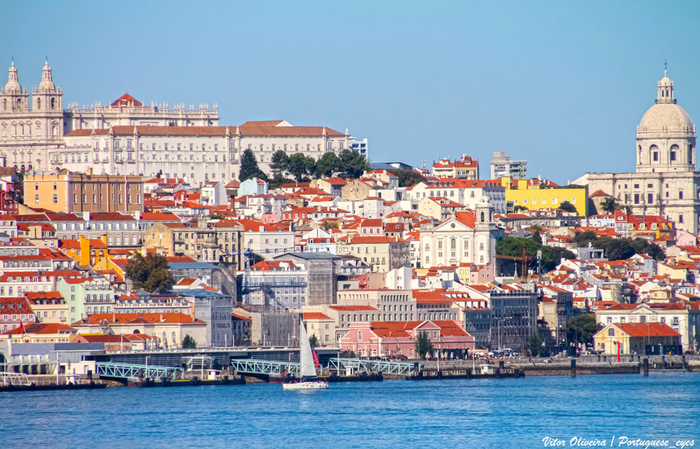 Một góc thủ đô Lisbon, Bồ Đào Nha. Ảnh: CC/Vitor Oliveira lisboa-portugal-52597836992.jpg