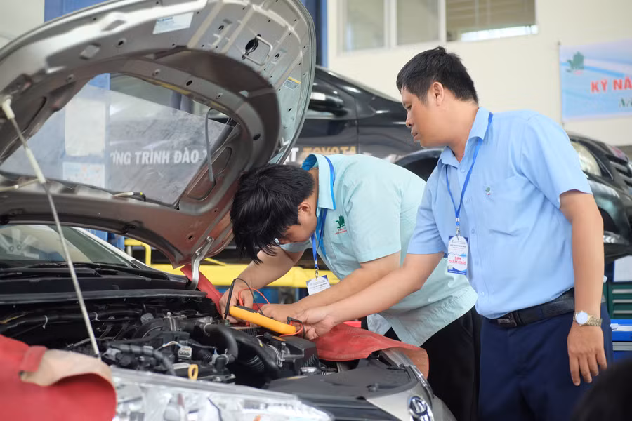 Đây cũng là dịp để học sinh, sinh viên thể hiện tay nghề của mình qua thời gian học tập. dscf0692.jpg
